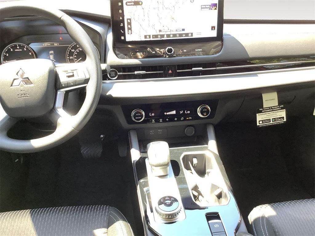 new 2025 Mitsubishi Outlander car, priced at $33,195