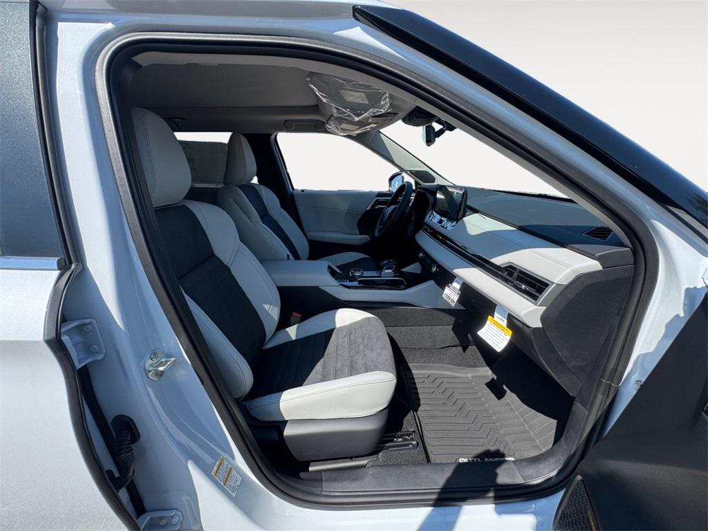 new 2025 Mitsubishi Outlander car, priced at $32,999