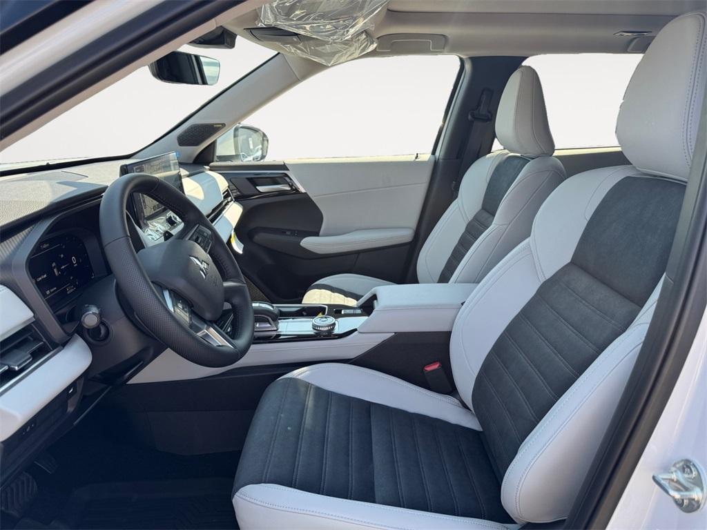 new 2025 Mitsubishi Outlander car, priced at $37,990