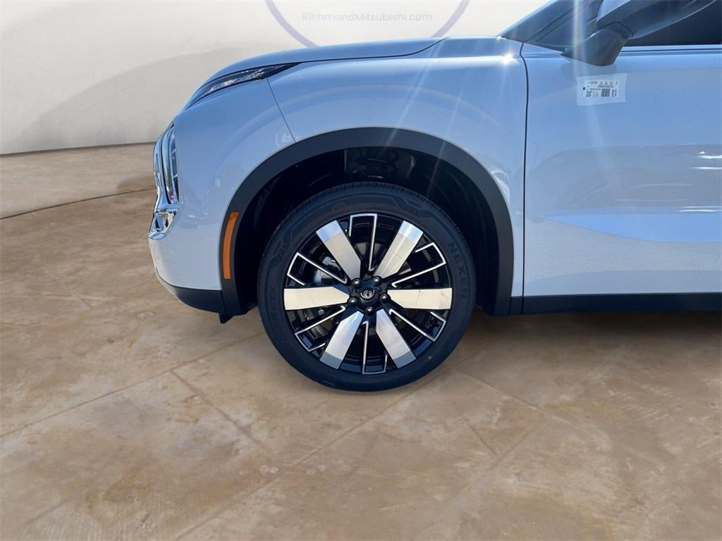new 2025 Mitsubishi Outlander car, priced at $37,990