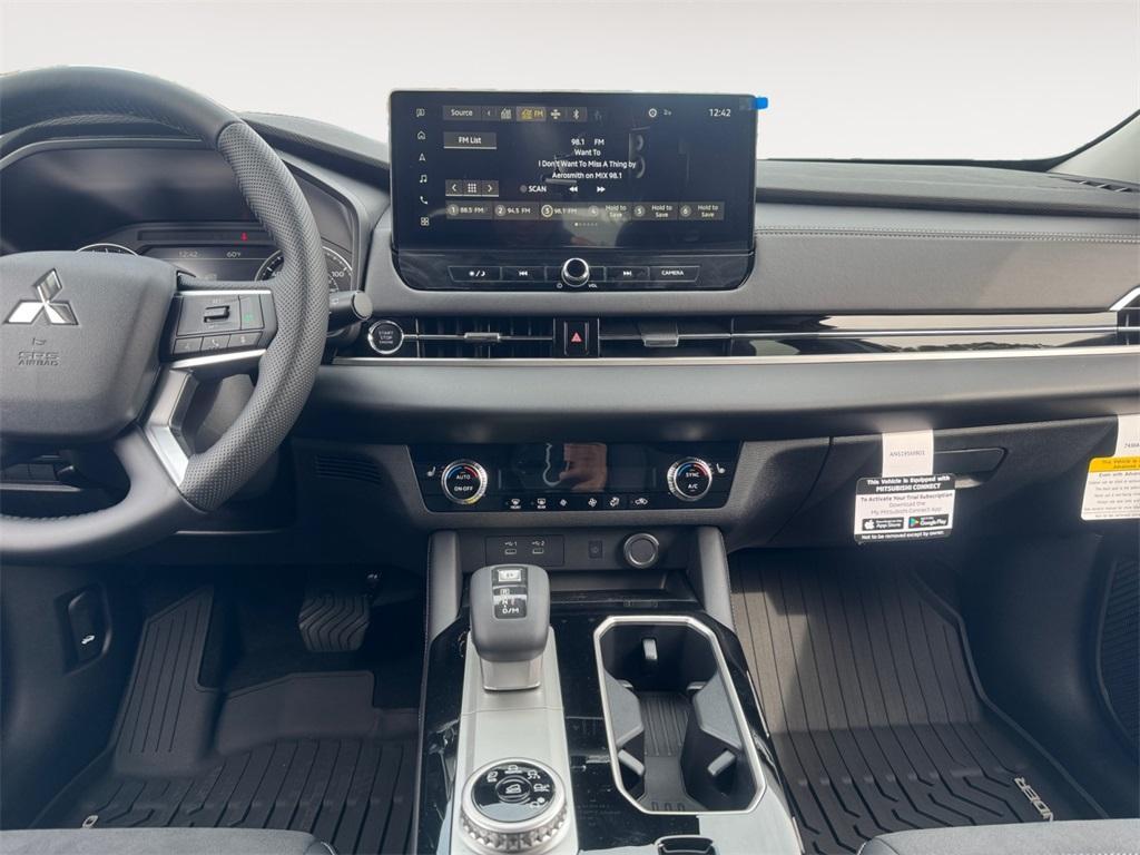 new 2025 Mitsubishi Outlander car, priced at $32,999