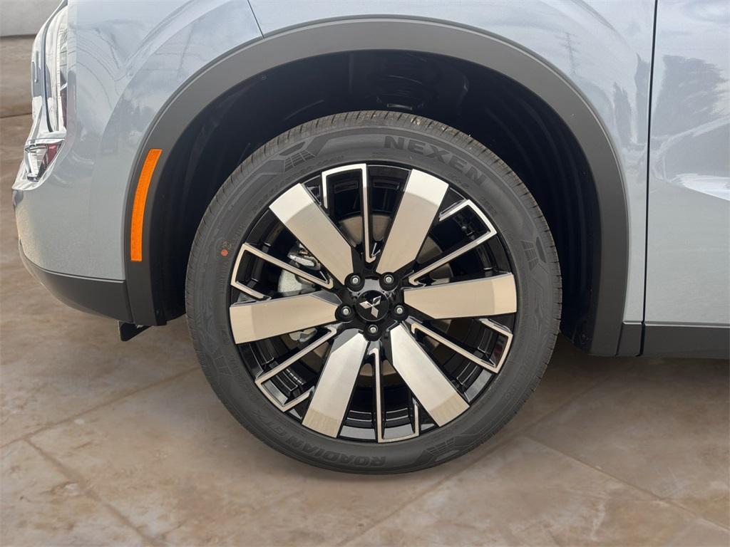 new 2025 Mitsubishi Outlander car, priced at $32,999