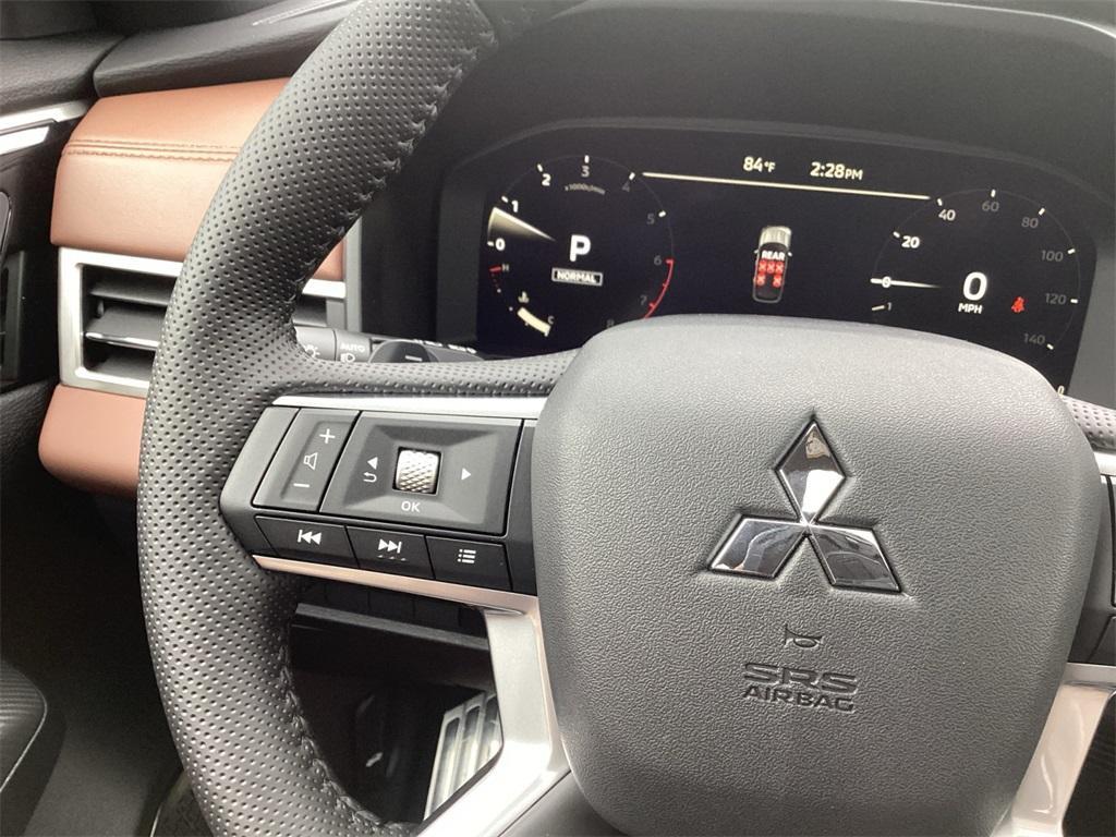 new 2025 Mitsubishi Outlander car, priced at $40,550