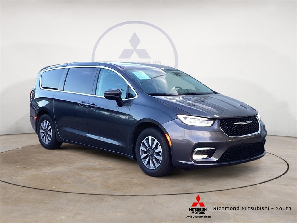 used 2023 Chrysler Pacifica Hybrid car, priced at $24,999