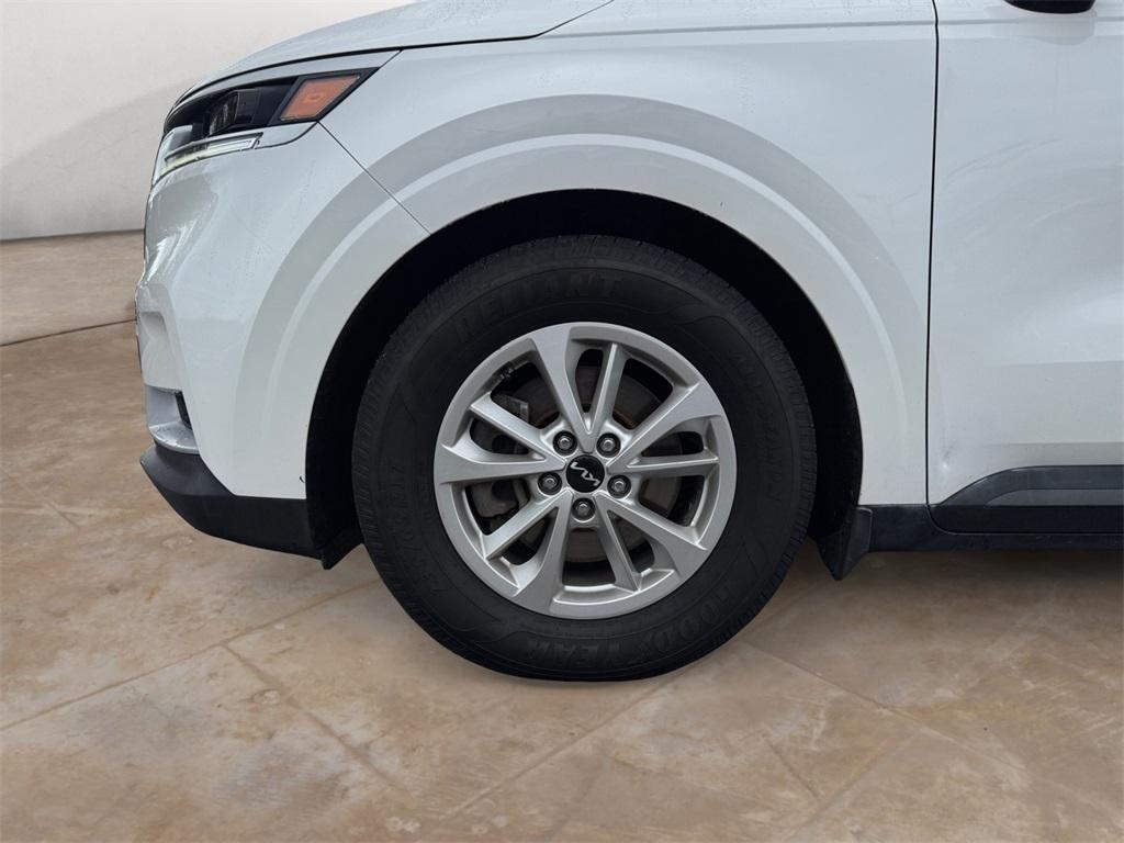 used 2022 Kia Carnival car, priced at $23,636