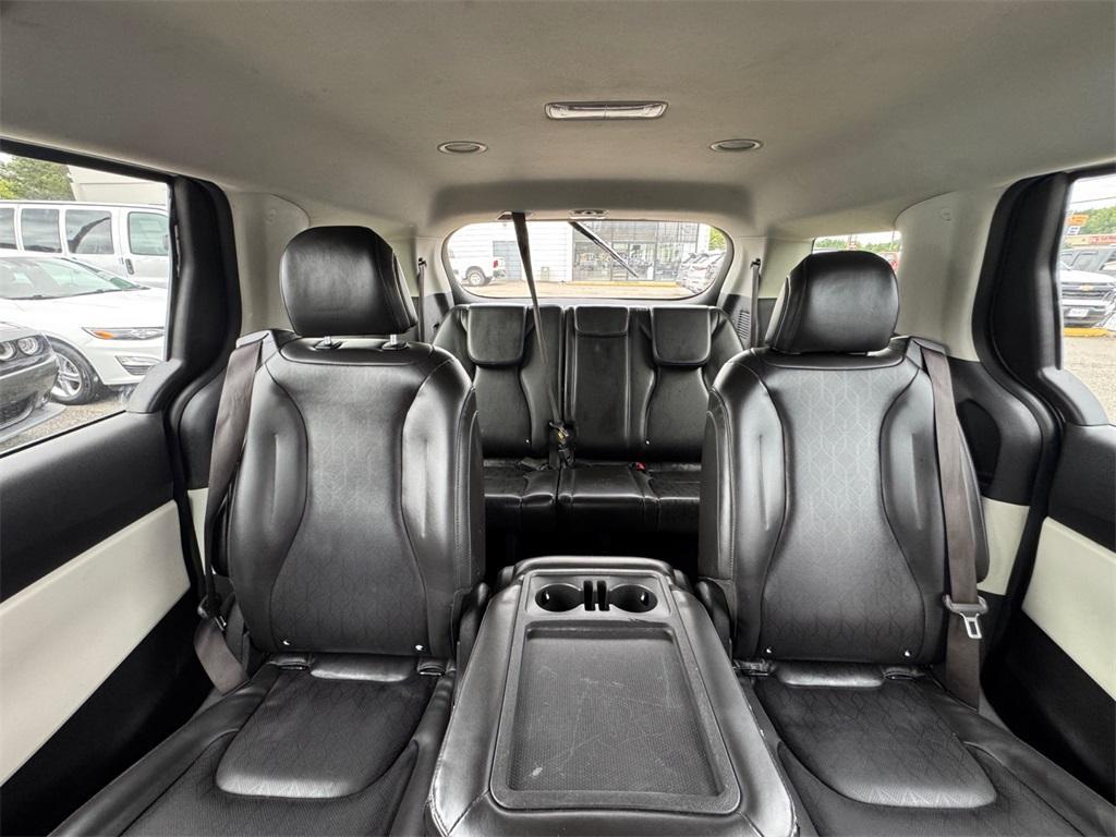 used 2022 Kia Carnival car, priced at $23,636