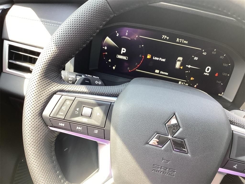 new 2025 Mitsubishi Outlander car, priced at $40,060