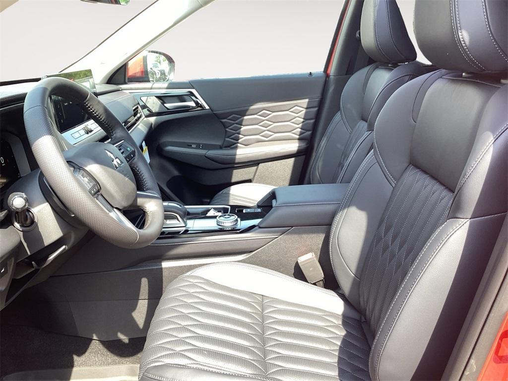 new 2025 Mitsubishi Outlander car, priced at $40,060
