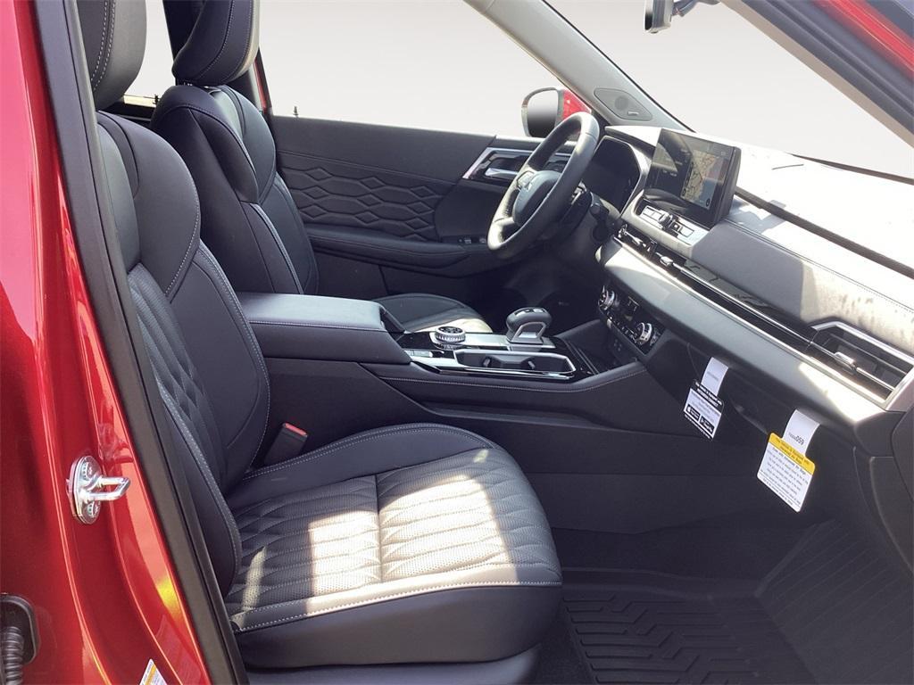 new 2025 Mitsubishi Outlander car, priced at $40,060