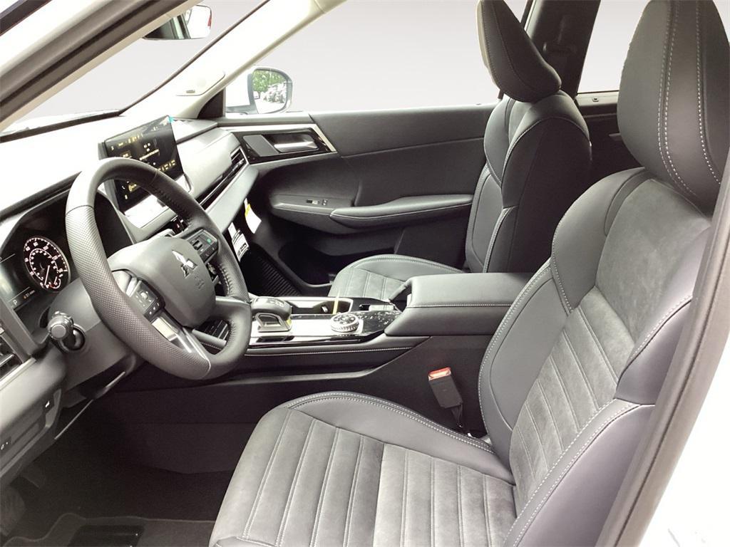 new 2025 Mitsubishi Outlander car, priced at $34,920