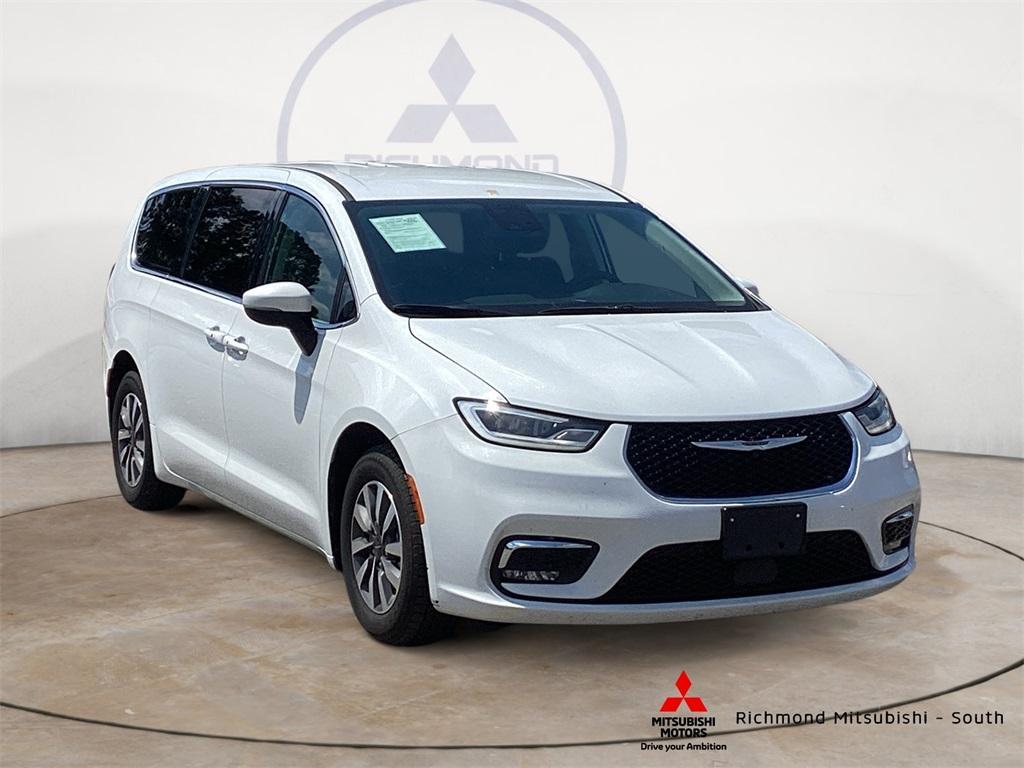 used 2023 Chrysler Pacifica Hybrid car, priced at $24,999