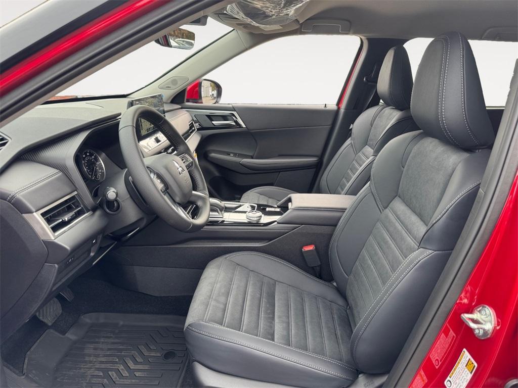 new 2025 Mitsubishi Outlander car, priced at $32,999