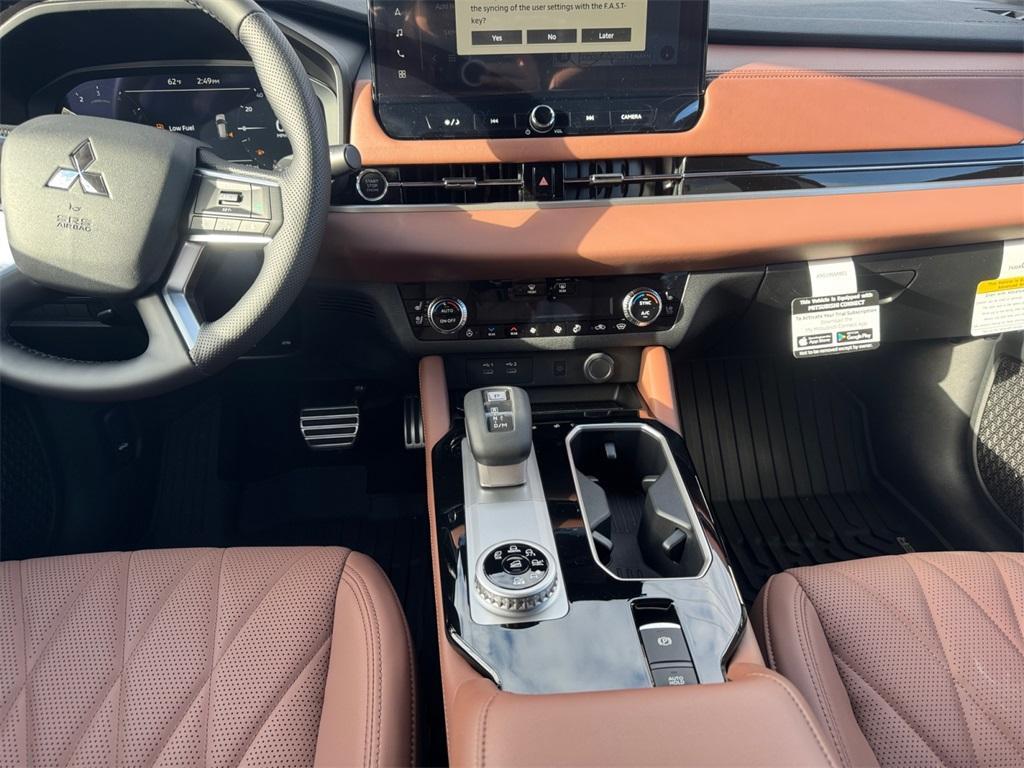 new 2025 Mitsubishi Outlander car, priced at $41,999