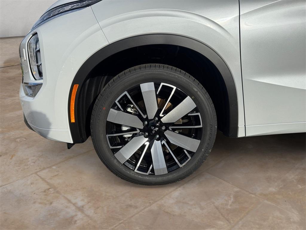 new 2025 Mitsubishi Outlander car, priced at $41,999