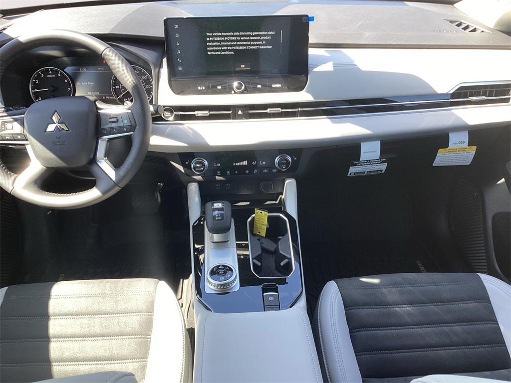 new 2025 Mitsubishi Outlander car, priced at $37,370