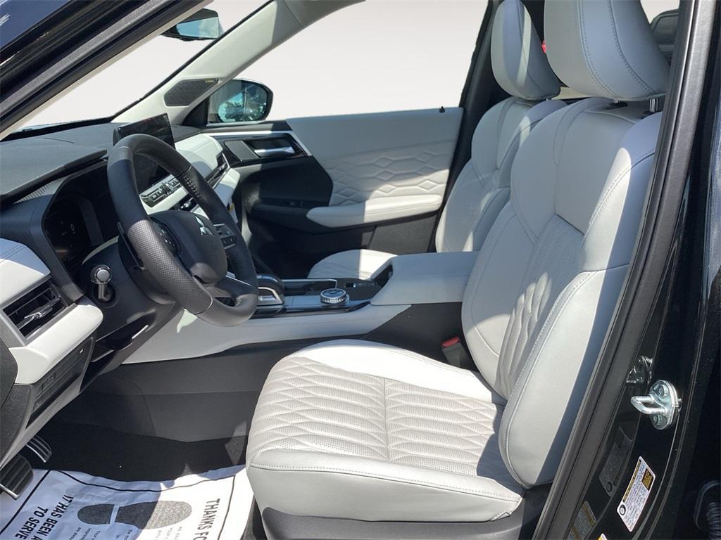 new 2025 Mitsubishi Outlander car, priced at $44,590