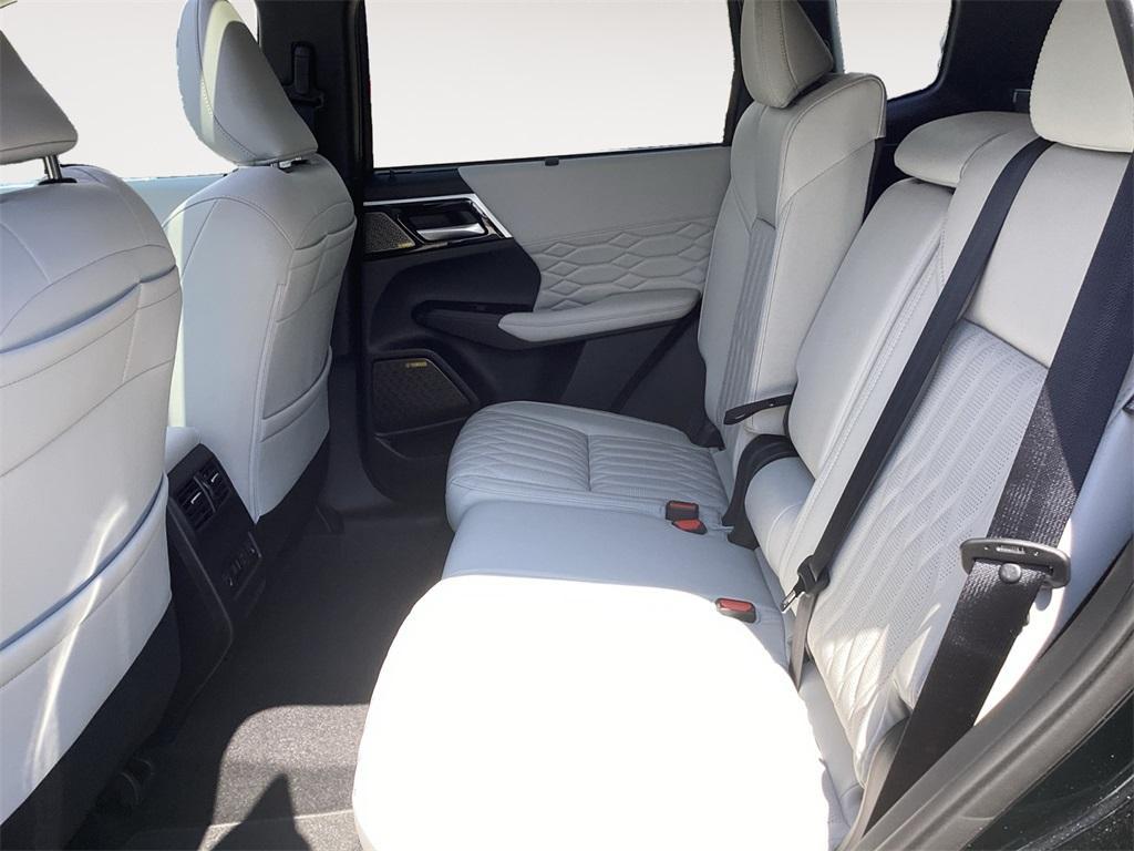 new 2025 Mitsubishi Outlander car, priced at $44,590