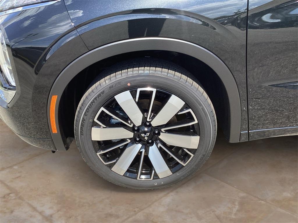 new 2025 Mitsubishi Outlander car, priced at $44,590