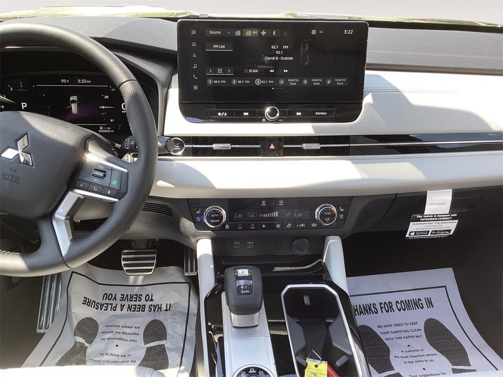 new 2025 Mitsubishi Outlander car, priced at $44,590