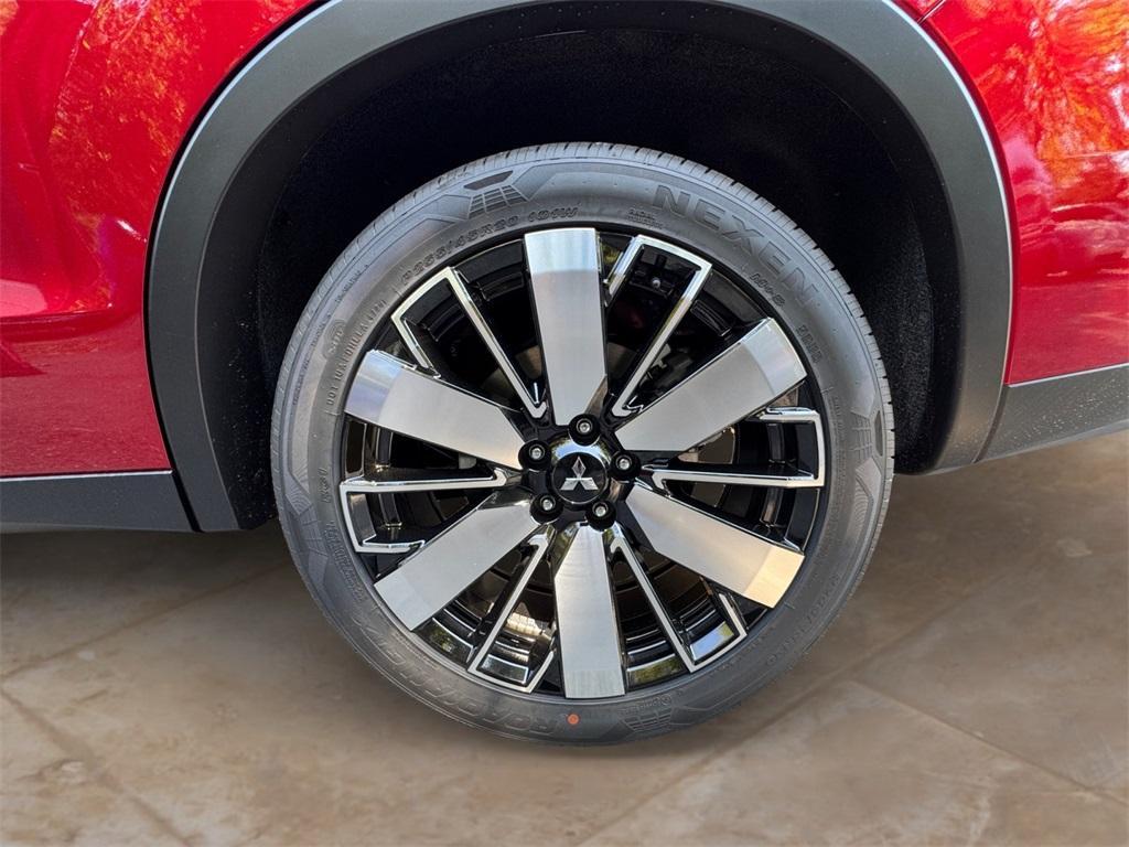 new 2025 Mitsubishi Outlander car, priced at $38,999