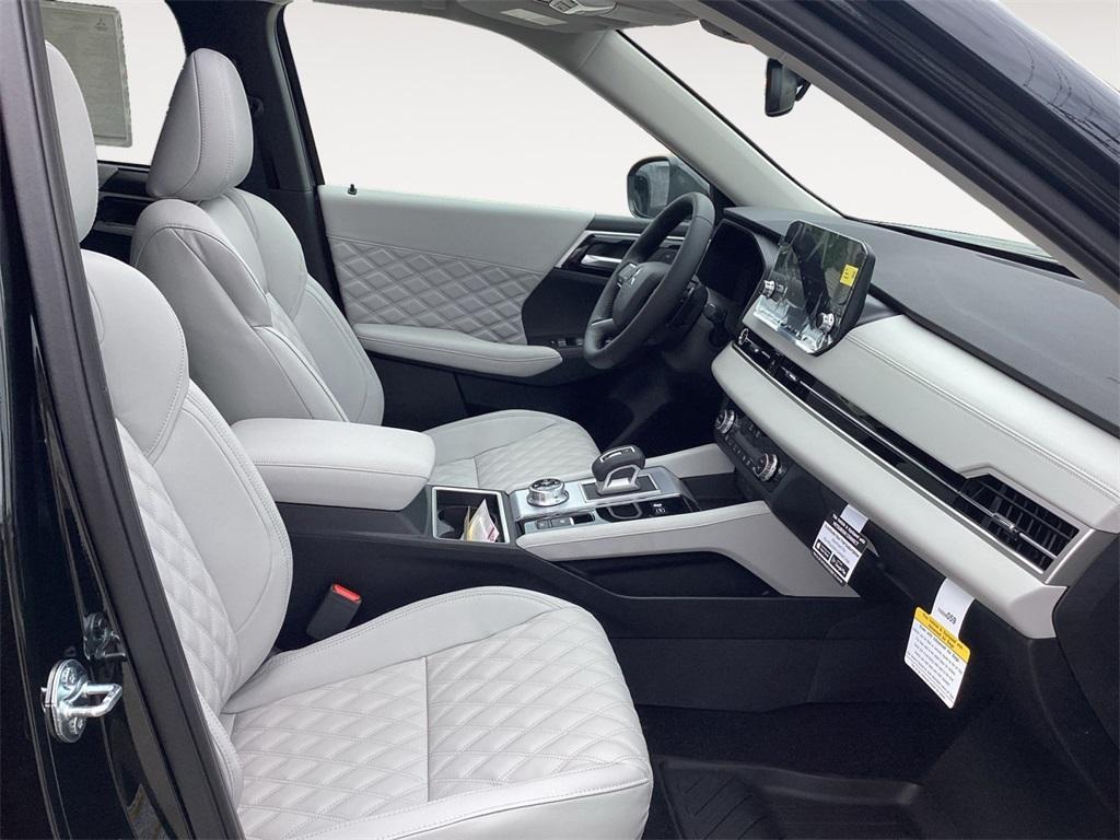 new 2025 Mitsubishi Outlander PHEV car, priced at $50,785