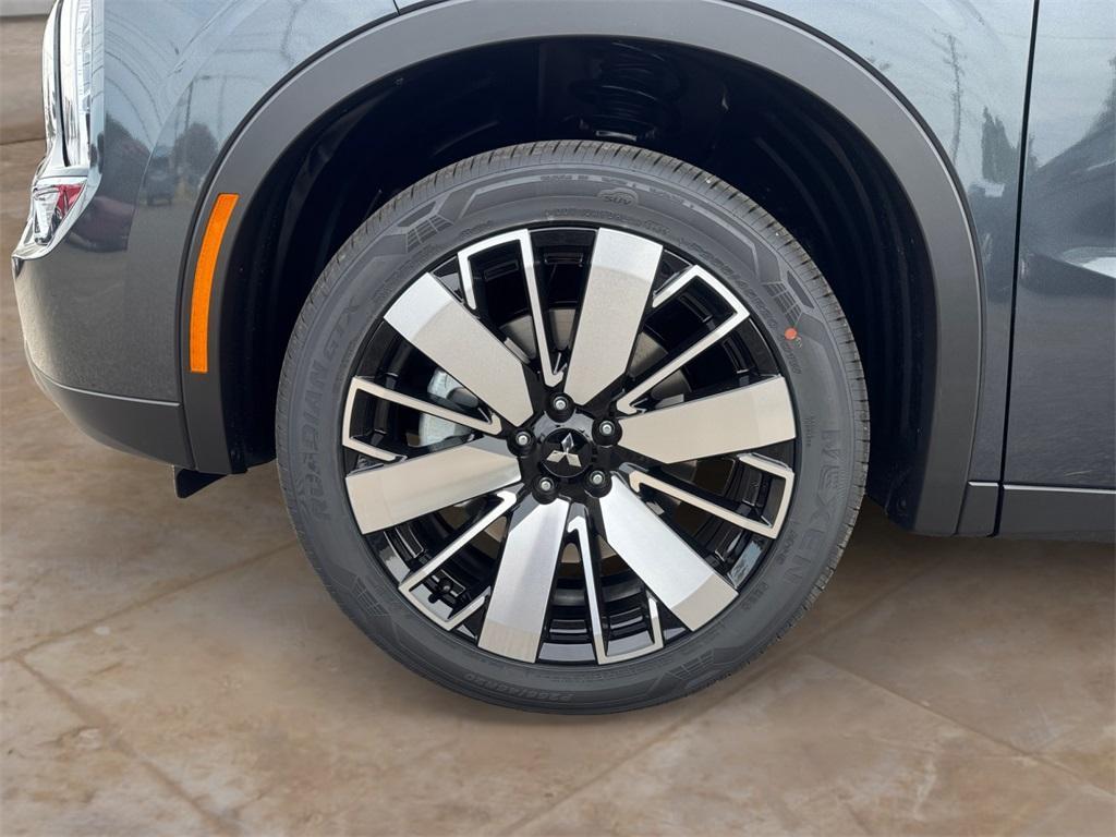new 2025 Mitsubishi Outlander car, priced at $32,999