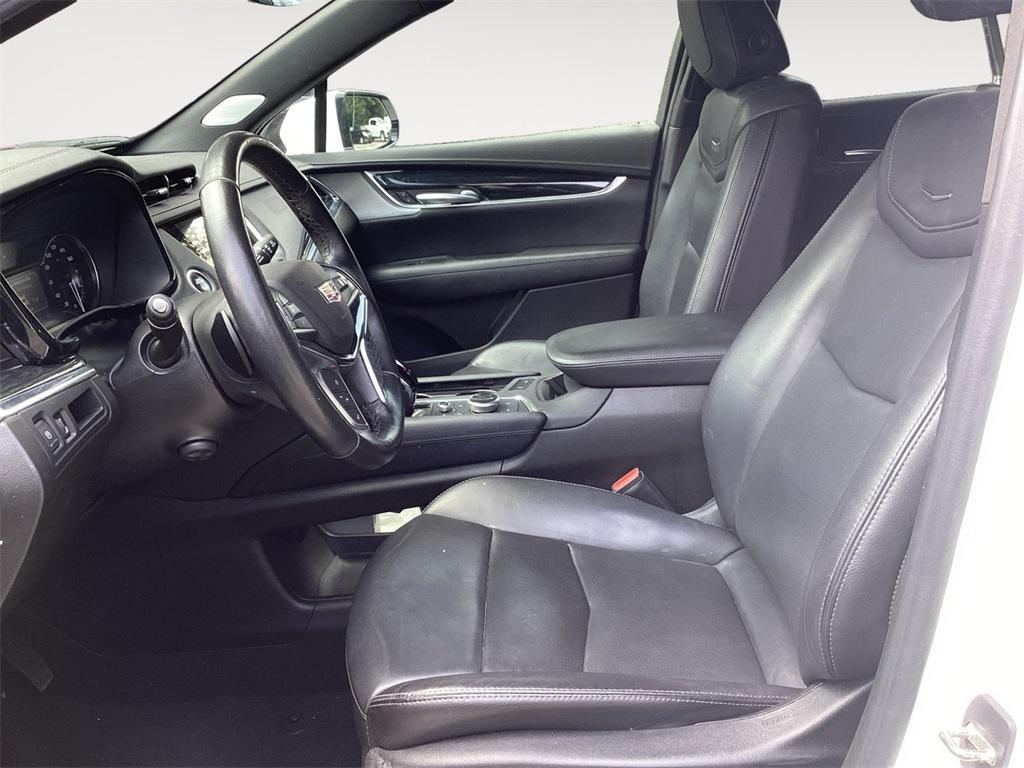 used 2023 Cadillac XT5 car, priced at $25,341