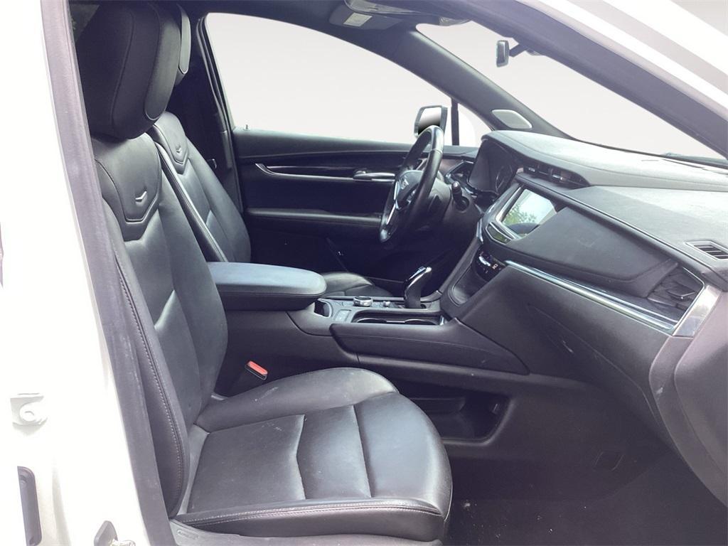used 2023 Cadillac XT5 car, priced at $25,341