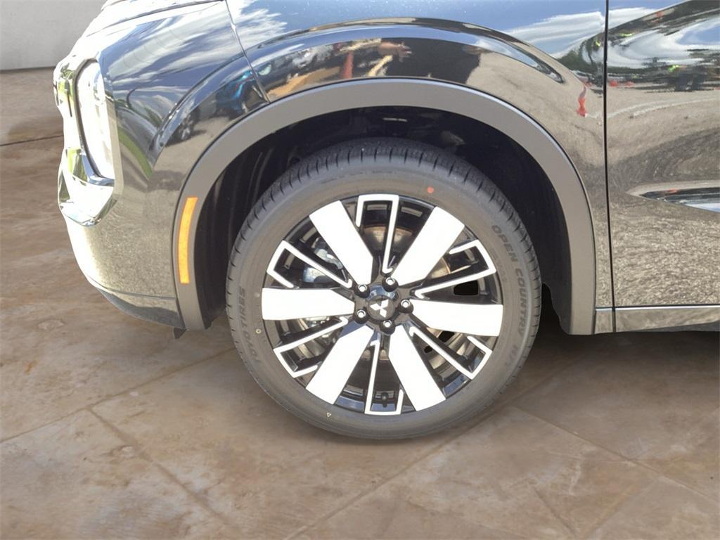 new 2025 Mitsubishi Outlander car, priced at $44,590