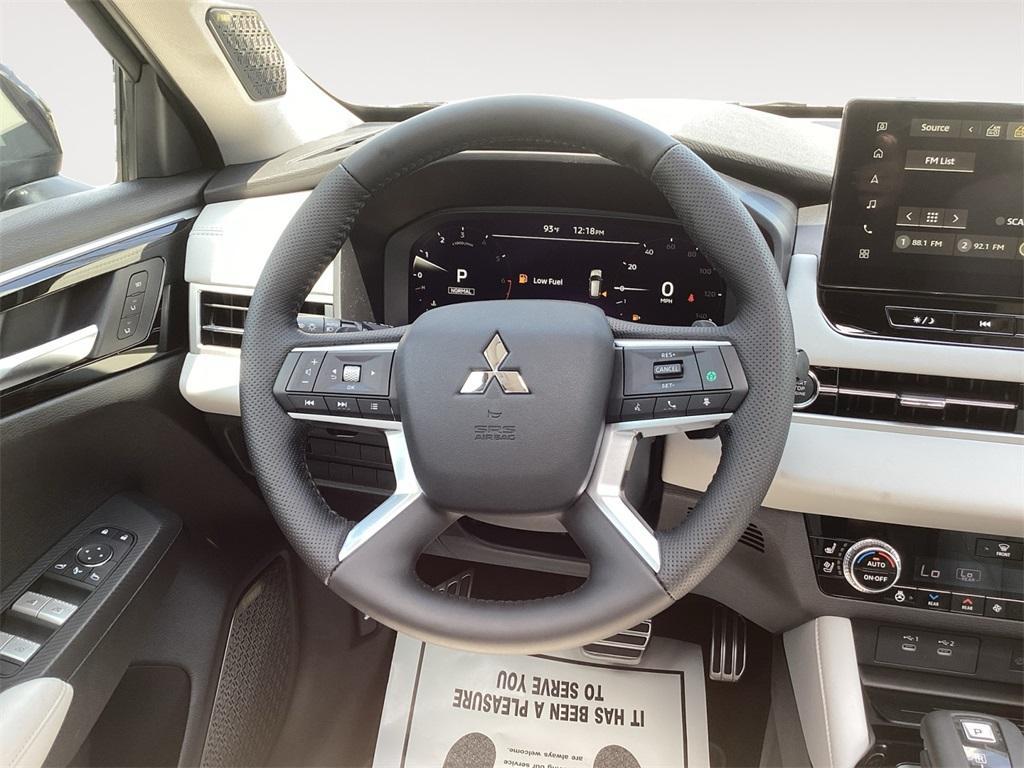 new 2025 Mitsubishi Outlander car, priced at $44,590