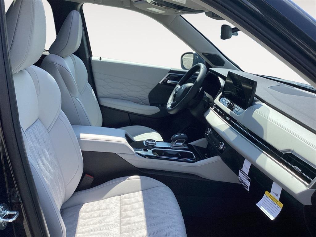 new 2025 Mitsubishi Outlander car, priced at $43,590