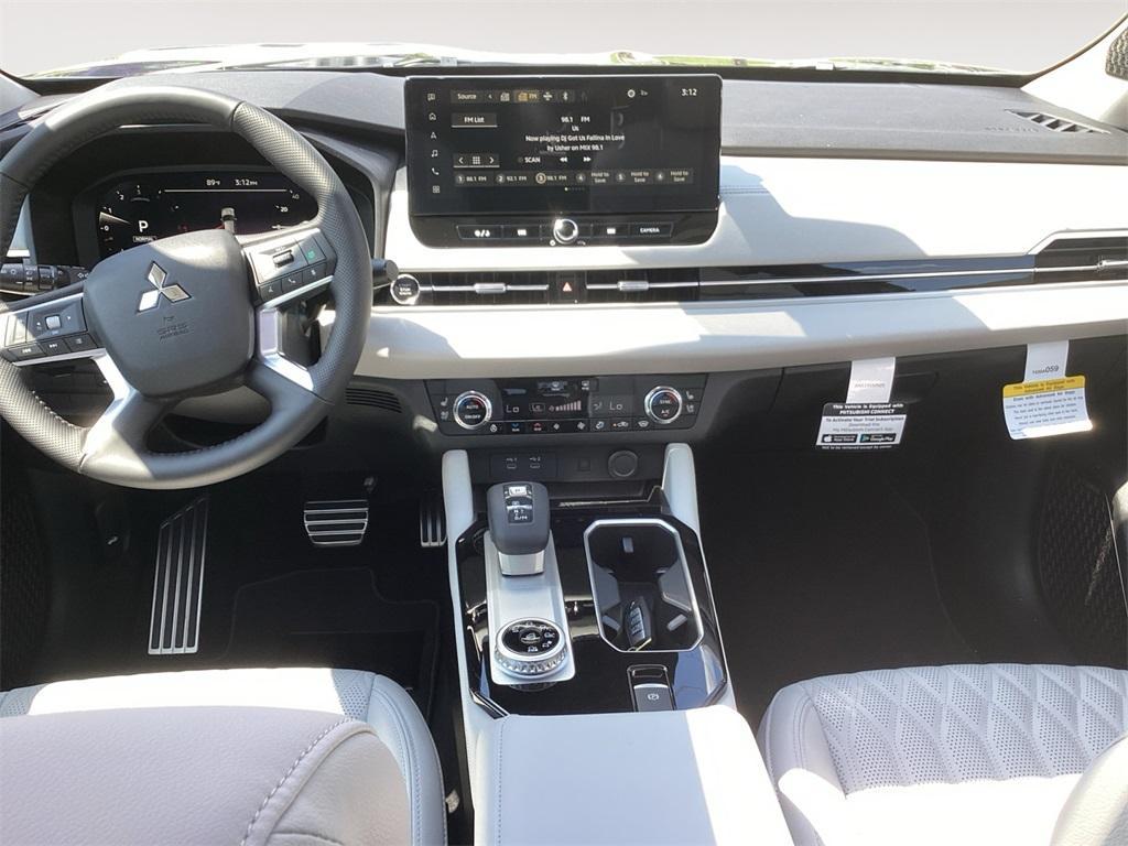 new 2025 Mitsubishi Outlander car, priced at $43,590