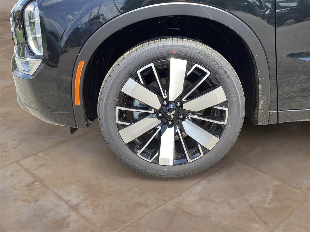 new 2025 Mitsubishi Outlander car, priced at $43,590
