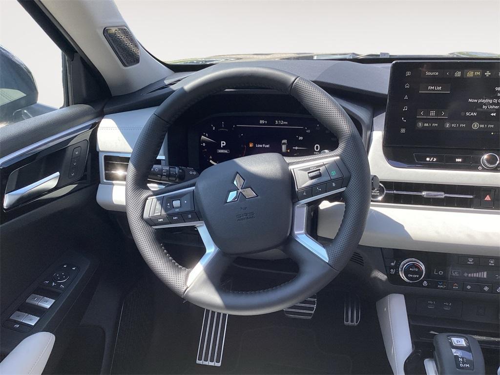 new 2025 Mitsubishi Outlander car, priced at $43,590