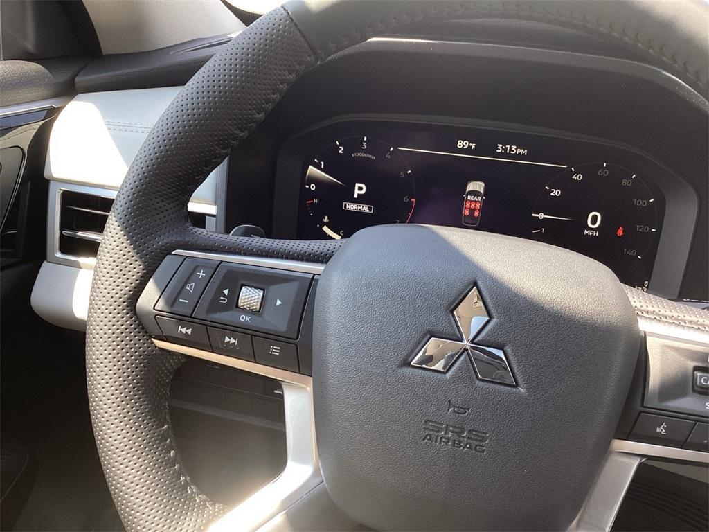 new 2025 Mitsubishi Outlander car, priced at $43,590