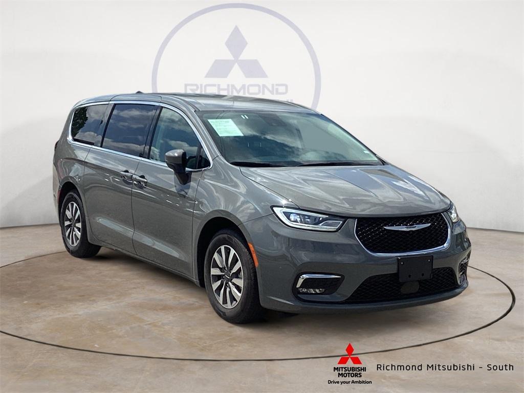used 2023 Chrysler Pacifica Hybrid car, priced at $24,999