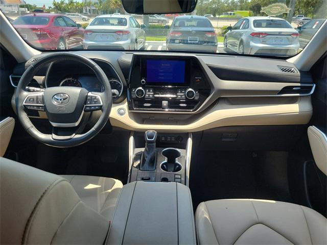 used 2023 Toyota Highlander car, priced at $37,491