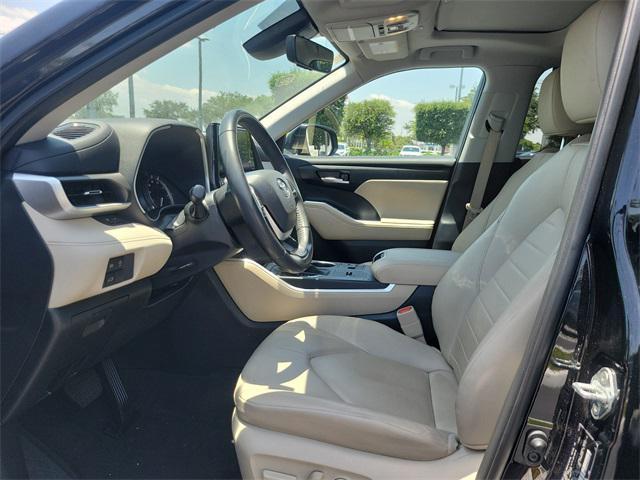 used 2023 Toyota Highlander car, priced at $37,491