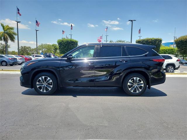 used 2023 Toyota Highlander car, priced at $37,491