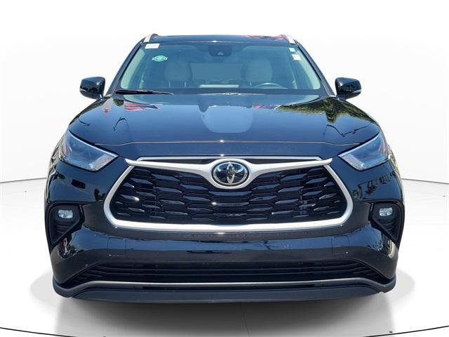 used 2023 Toyota Highlander car, priced at $37,491