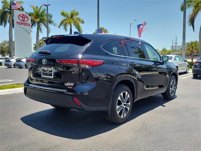 used 2023 Toyota Highlander car, priced at $37,491