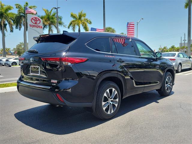 used 2023 Toyota Highlander car, priced at $37,491