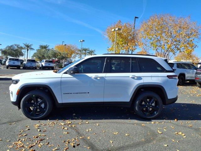 new 2025 Jeep Grand Cherokee car, priced at $49,960