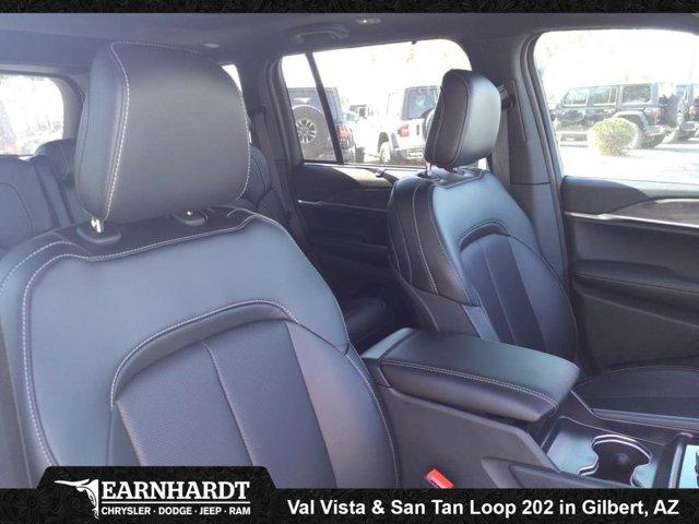 new 2025 Jeep Grand Cherokee car, priced at $47,994