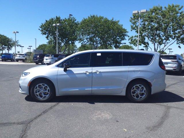 new 2024 Chrysler Pacifica car, priced at $46,197