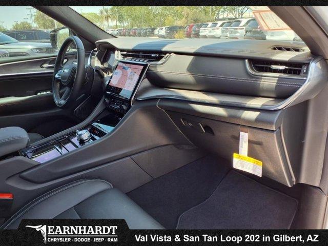 new 2025 Jeep Grand Cherokee car, priced at $55,957