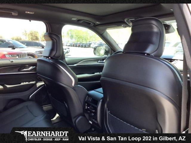 new 2025 Jeep Grand Cherokee car, priced at $55,957