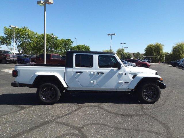 new 2024 Jeep Gladiator car