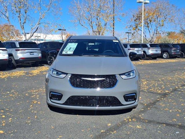 new 2025 Chrysler Pacifica car, priced at $45,551