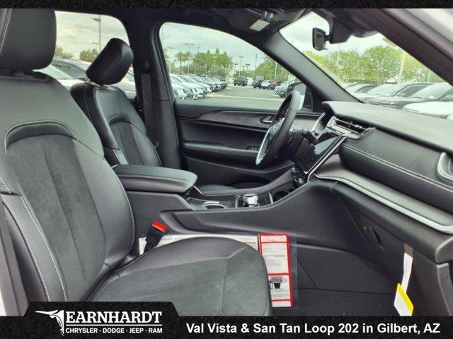new 2025 Jeep Grand Cherokee L car, priced at $39,959